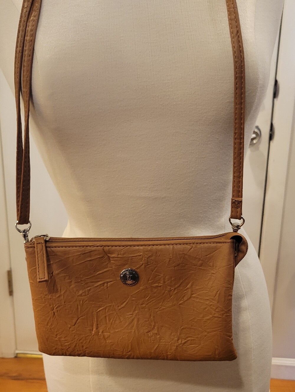 👜EUC~ STONE MOUNTAIN Crossbody Bag